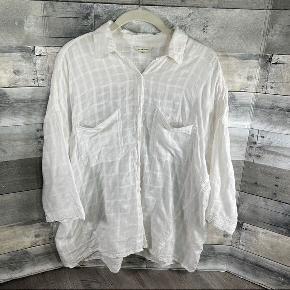 Max Studio Lightweight Short Sleeve Button-Down Shirt - Picture 1 of 11